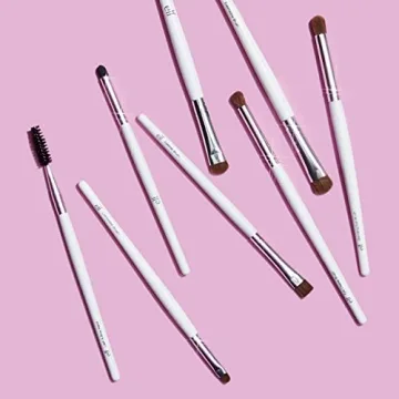 e.l.f. Vegan Eyeshadow Brush for Precision Application