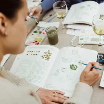 Watercolor Workbook: Flowers, Feathers, and Animal Friends: 25 Beginner-Friendly Projects on Premium Watercolor Paper (Watercolor Workbook Series)