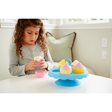 Green Toys Cupcake Set - 16 Piece Pretend Play, Motor Skills, Language & Communication Kids Role Play Toy. No BPA, phthalates, PVC. Dishwasher Safe, Recycled Plastic, Made in USA.