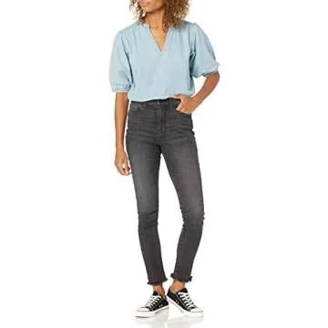 Goodthreads Women's Denim Puff Sleeve V-Neck Shirt, Light Wash, Medium