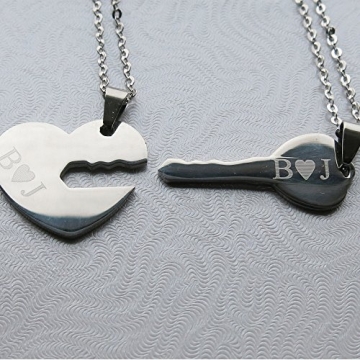 Personalized Couple Necklace Set: Heart & Key Design