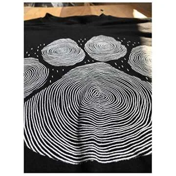Ann Arbor T-shirt Co. Paw Print Line Art | Artistic Illustration Nature Men WomenDog Cat Cool T-Shirt - Medium - Black
