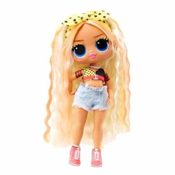 L.O.L. Surprise! Tweens Babysitting Beach Party with 2 Dolls