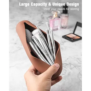 FERYES Travel Makeup Brush Holder with Magnetic Closure