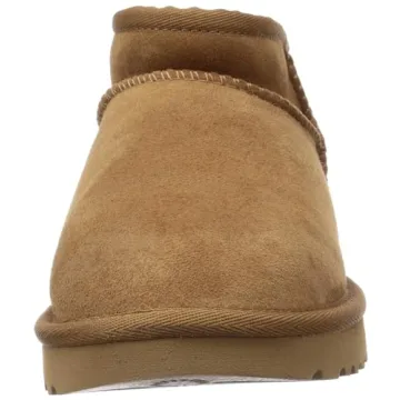 UGG Women's Classic Ultra Mini Boots Size 08 - Chestnut