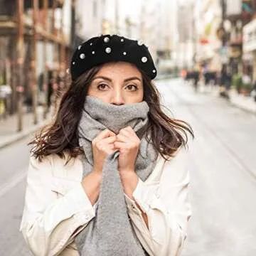 Luxury Starry Pearl Cashmere Beret for Women - Elegant Winter Accessory