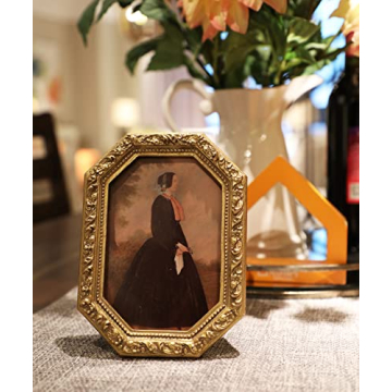 Elegant 4x6 Vintage Octagon Picture Frame in Gold