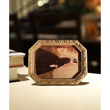 Elegant 4x6 Vintage Octagon Picture Frame in Gold