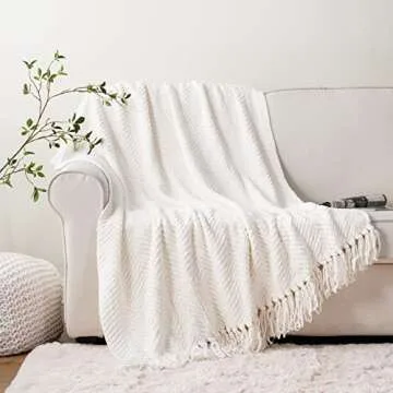 BATTILO HOME Comforting Cream White Throw Blanket