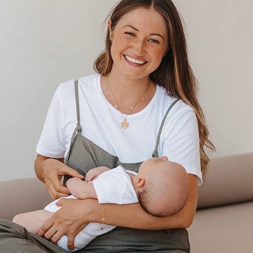 Gold Mama Necklace - Elegant Gifts for New Moms
