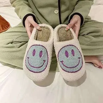 Bevaney Smile Face Slippers for Women, Soft Plush Smile Slippers Retro Preppy Slippers with Smile Face Happy Face Slippers Slip-on Cozy Indoor Outdoor Slippers