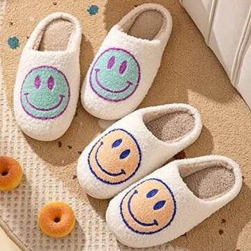 Bevaney Smile Face Slippers for Women, Soft Plush Smile Slippers Retro Preppy Slippers with Smile Face Happy Face Slippers Slip-on Cozy Indoor Outdoor Slippers