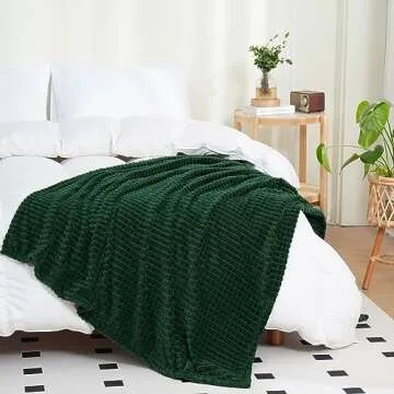 Puncuntex Green Throw Blanket 50"×60" Decorations Fleece Super Soft Plush Fuzzy Cozy Blanket with Square 3D Jacquard Grid Design Luxury Lightweight for Couch Sofa Chair,Dark Forest Green