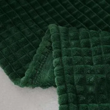 Puncuntex Green Throw Blanket 50"×60" Decorations Fleece Super Soft Plush Fuzzy Cozy Blanket with Square 3D Jacquard Grid Design Luxury Lightweight for Couch Sofa Chair,Dark Forest Green