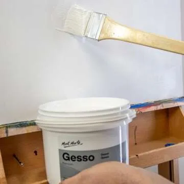 Mont Marte Premium Gesso Universal Primer 64oz (1.89L), Suitable for Acrylic Paint, Oil Paint, Color Pencils, Pastels, Graphite and Charcoal