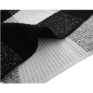 LEVINIS Buffalo Plaid Rug - Stylish and Durable Home Mat