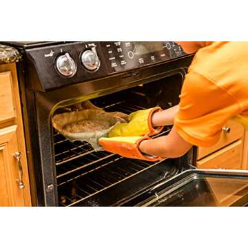 Curious Chef Children's Chef Oven Mitt Set