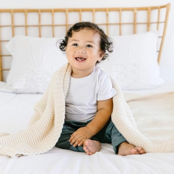 Luxurious Organic Cotton Throw Blanket - MakeMake Organics