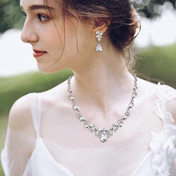 Elegant Rhinestone Crystal Necklace Earrings Set for Bridal