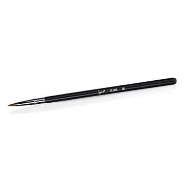 Sigma Beauty E05 Eye Liner Brush – Thin Eyeliner Brush with a Fine, Tapered Tip for Precise Application of Gel or Liquid Eyeliner Along Lash Lines, Skin-Safe Eyeliner Makeup Brush