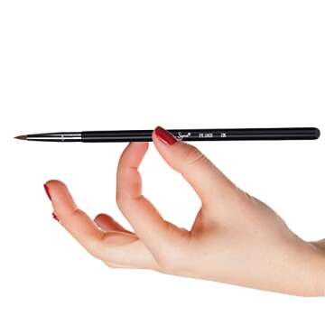 Sigma Beauty E05 Eye Liner Brush – Thin Eyeliner Brush with a Fine, Tapered Tip for Precise Application of Gel or Liquid Eyeliner Along Lash Lines, Skin-Safe Eyeliner Makeup Brush