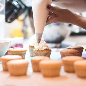 Tipless Piping Bags 16 Inch-100 PCS Icing Piping Bags, Thick Disposable Pastry Bags, Non-Slip Frosti...