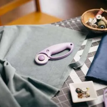 Fiskars Loop Rotary Cutter for Fabric and Vinyl Cutting