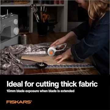 Fiskars 60mm Rotary Cutter - Ergonomic & Versatile Cutting Tool
