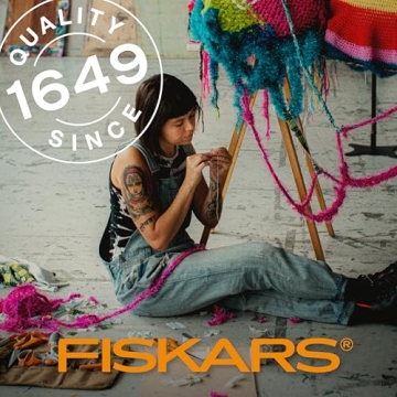 Fiskars 60mm Rotary Cutter - Ergonomic & Versatile Cutting Tool