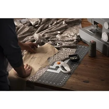 Fiskars 60mm Rotary Cutter - Ergonomic & Versatile Cutting Tool