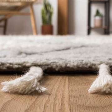 SAFAVIEH Casablanca Collection Area Rug - 8' x 10', Grey & Ivory, Handmade Moroccan Tassel Wool, 1-i...