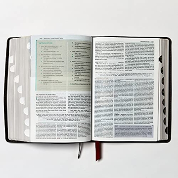 NKJV Study Bible, Leathersoft, Black, Full-Color, Thumb Indexed, Comfort Print: The Complete Resource for Studying God’s Word