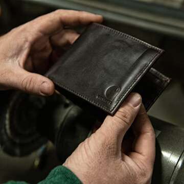 Premium Carhartt Billfold Wallet - Durable Oil Tan Leather