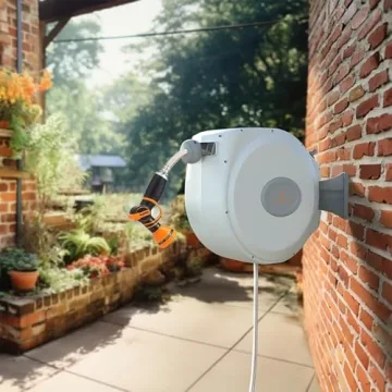 Giraffe Tools CW20 Retractable Hose Reel with Auto-Rewind 65ft