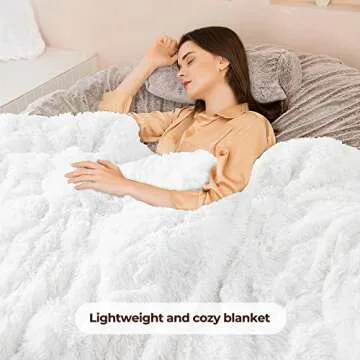 XYYZYZ Super Fluffy Throw Blanket, Faux Fur Fuzzy Blanket for Couch Sofa Bed, 50x60 Inches, Pure White