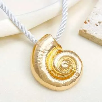 YANCHUN Shell Necklace Gold Seashell Necklace Starfish Conch Pandent Necklace Statement Trendy Jewelry Mermaid Beach Accessories Summer Stuff Dresses Accessories