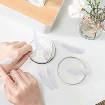 BTYMS 200 Pcs Disposable Mini Cosmetic Spatula Set