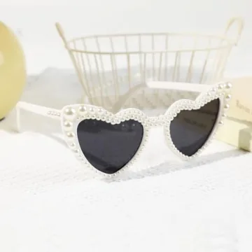 Stylish YOGFIT Heart Pearl Sunglasses for Women