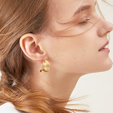 Funtopia Chunky Gold Hoop Earrings Set for Women