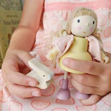Tender Leaf Toys - The Goodwood Family - Wooden Miniatures Flexible Doll, Multicultural Action Figure for Dollhouse - Encourage Creative and Imaginative Fun Play for Children - Age 3+