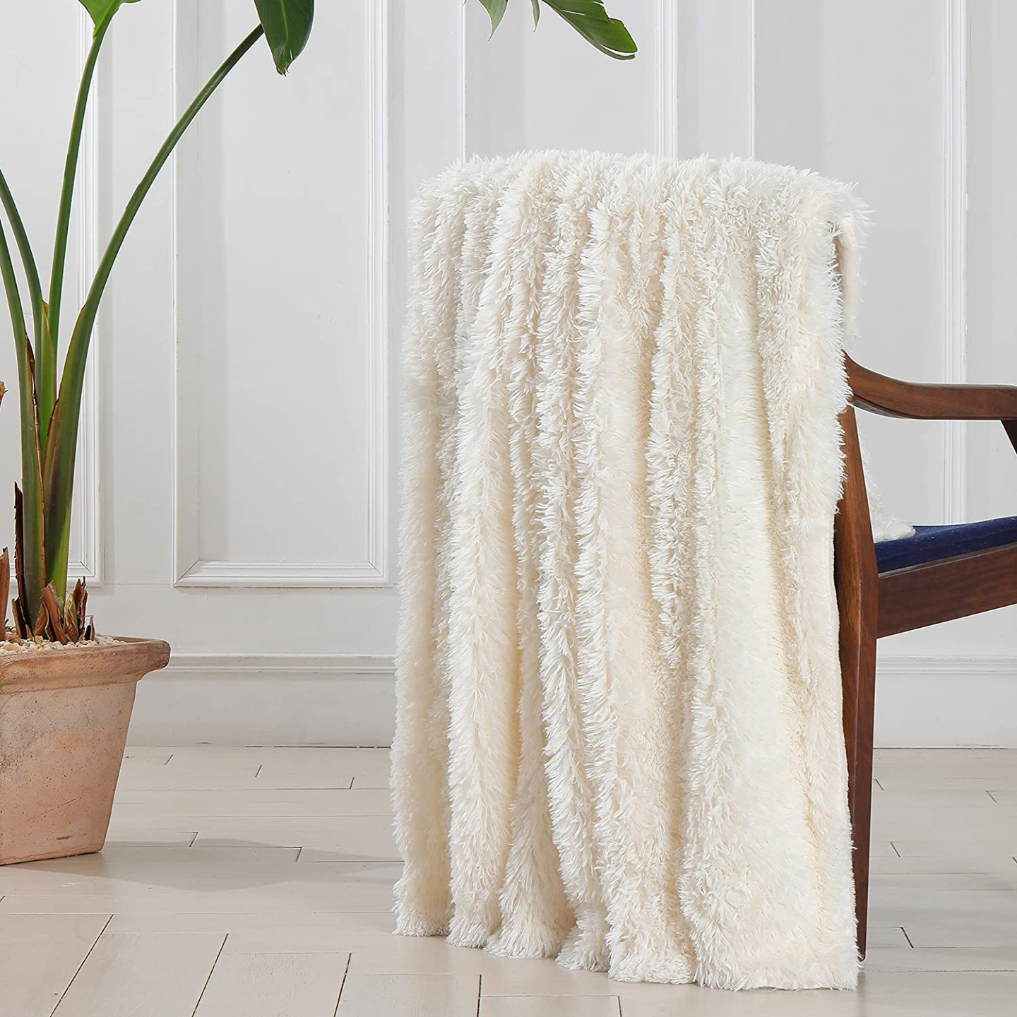 Soft Cream Faux Fur Throw Blanket - 50" x 60"