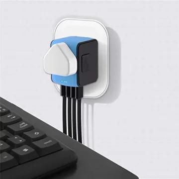 Smart Travel Adapter for Worldwide Charging Solutions