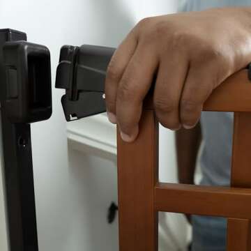 Summer Infant Wood Banister & Stair Safety Pet and Baby Gate, 32"-48" Wide, 33" Tall, Install Banister to Banister or Wall, or Wall to Wall in Doorway or Stairway, Banister and Hardware Mounts - Oak