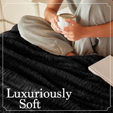 Faux Fur Throw Blanket - Soft & Cozy Home Decor