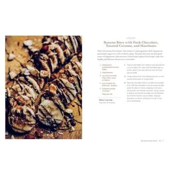 The Moon Cycle Cookbook: A Holistic Nutrition Guide for a Well-Balanced Menstrual Cycle