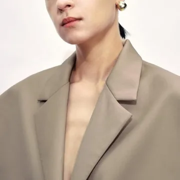 URBAN REVIVO Womens Sleeveless Blazer Vest V Neck Summer Casual Waistcoat Lapel Collar Button Up Tops for Women Khaki, Large