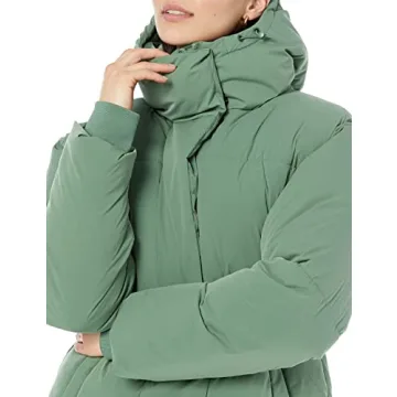 Amazon Essentials Women's Puffer Jacket in Sage Green
