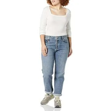Amazon Essentials Women's Slim-Fit Long Sleeve Square Neck T-Shirt, Ivory, Small