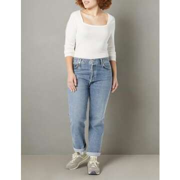 Amazon Essentials Women's Slim-Fit Long Sleeve Square Neck T-Shirt, Ivory, Small