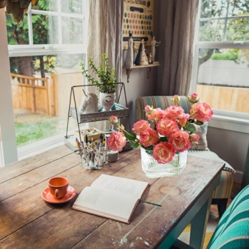 Elegant Ribbed Glass Flower Vase for Stylish Decor